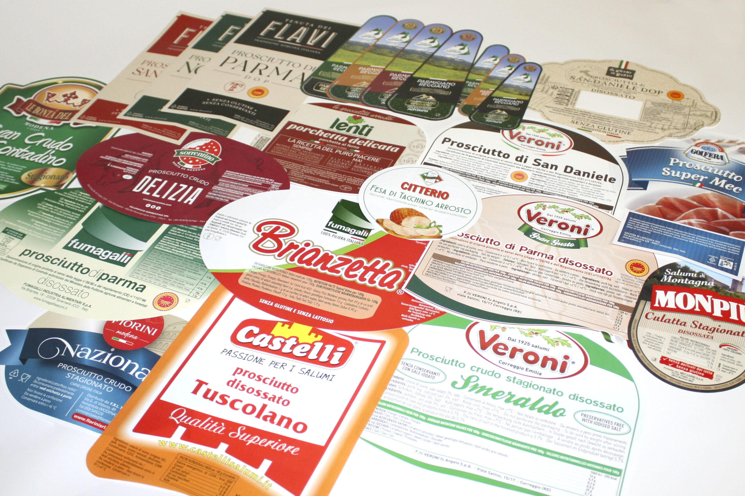 Etichette in materiale plastico